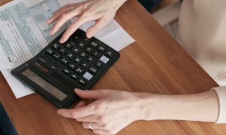 The Confident Woman’s Guide to Managing Her Money