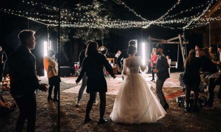 Hit The Right Note -10 Tips For Hiring The Perfect Wedding Band