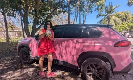 Pink Sparkle Toyota in Koh Samui – And Still No Space for Women in the Car Press Game?
