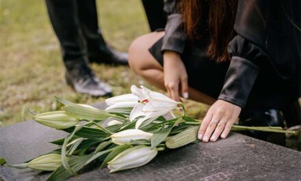 12 Ways To Memorialize A Loved One After Death