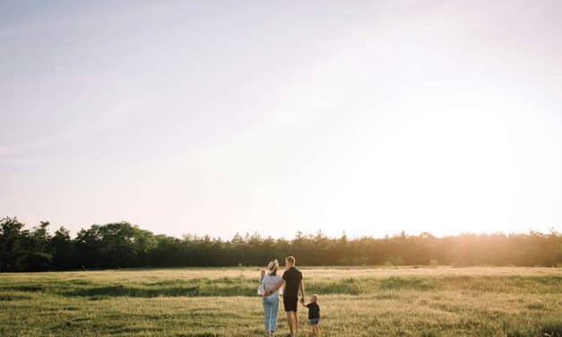 10 Ways to Create a Happy and Healthy Family Lifestyle