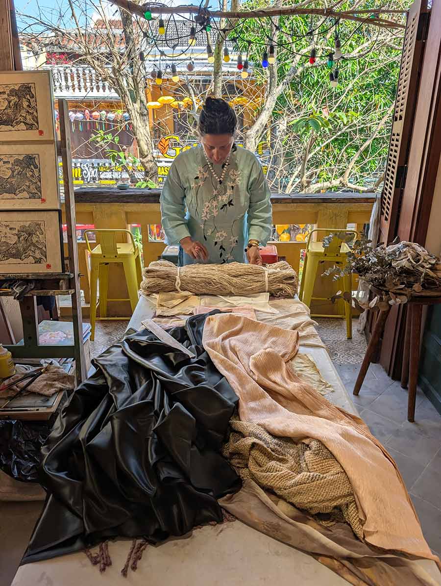 The &Aacute;o D&agrave;i: Tradition Meets Modern Living