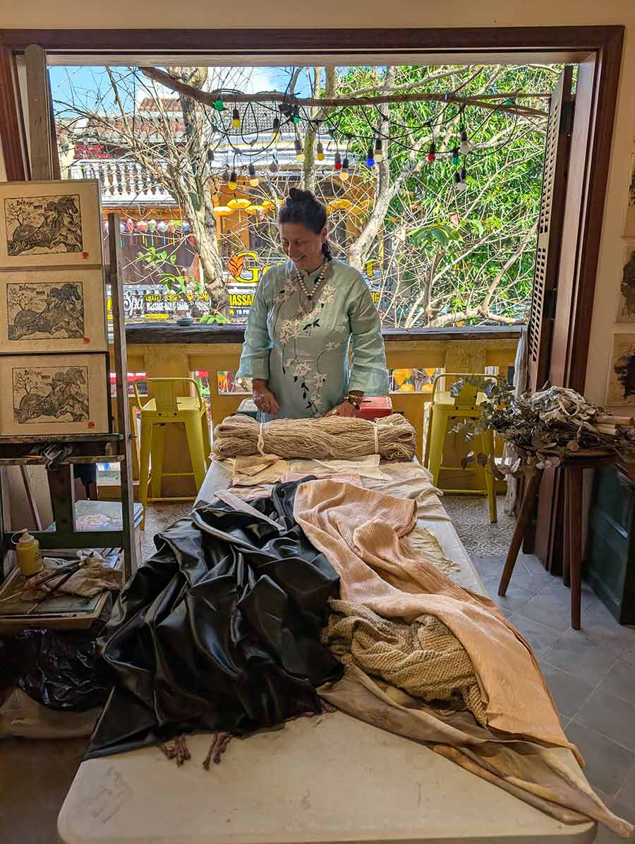 The &Aacute;o D&agrave;i: Tradition Meets Modern Living