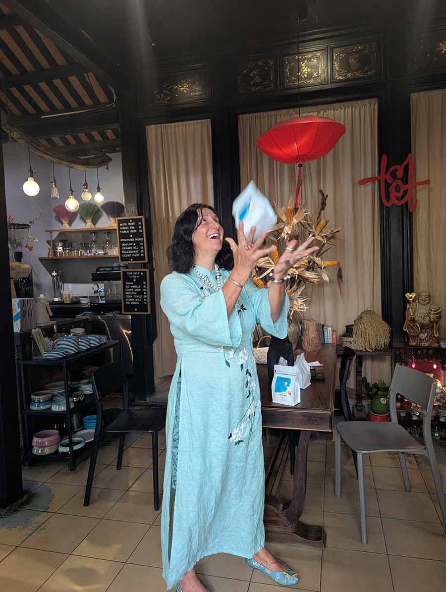 The &Aacute;o D&agrave;i: Tradition Meets Modern Living